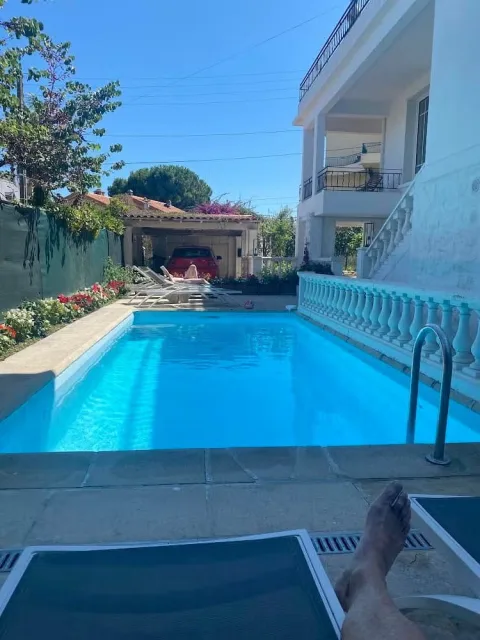 Antibes: Nydelig villa, god plass, passende for storfamilie eller vennepar