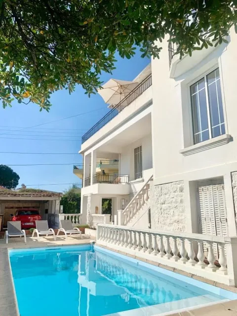 Antibes: Nydelig villa, god plass, passende for storfamilie eller vennepar