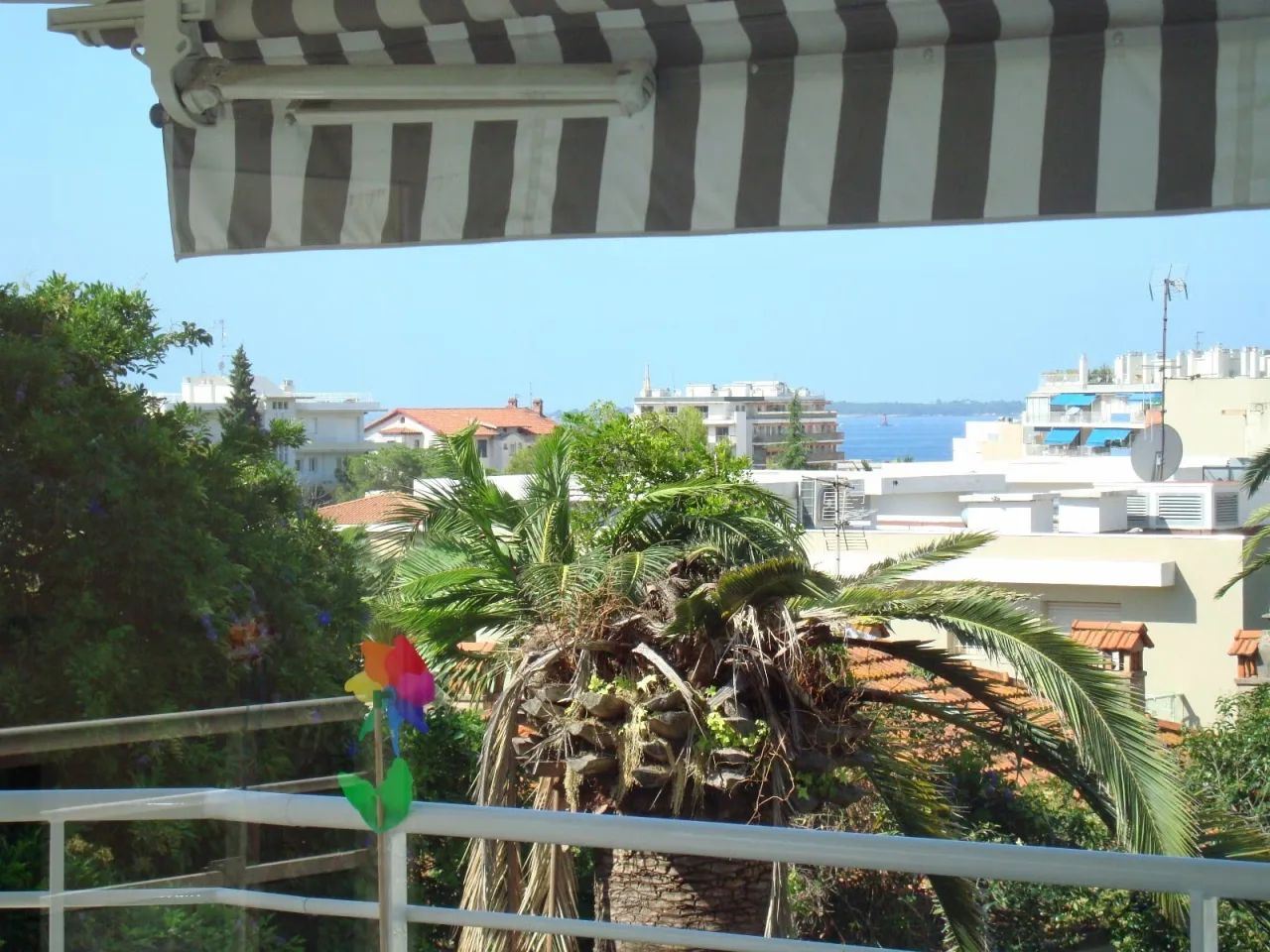 Lekker og moderne leilighet nær havet i Juan Les Pins